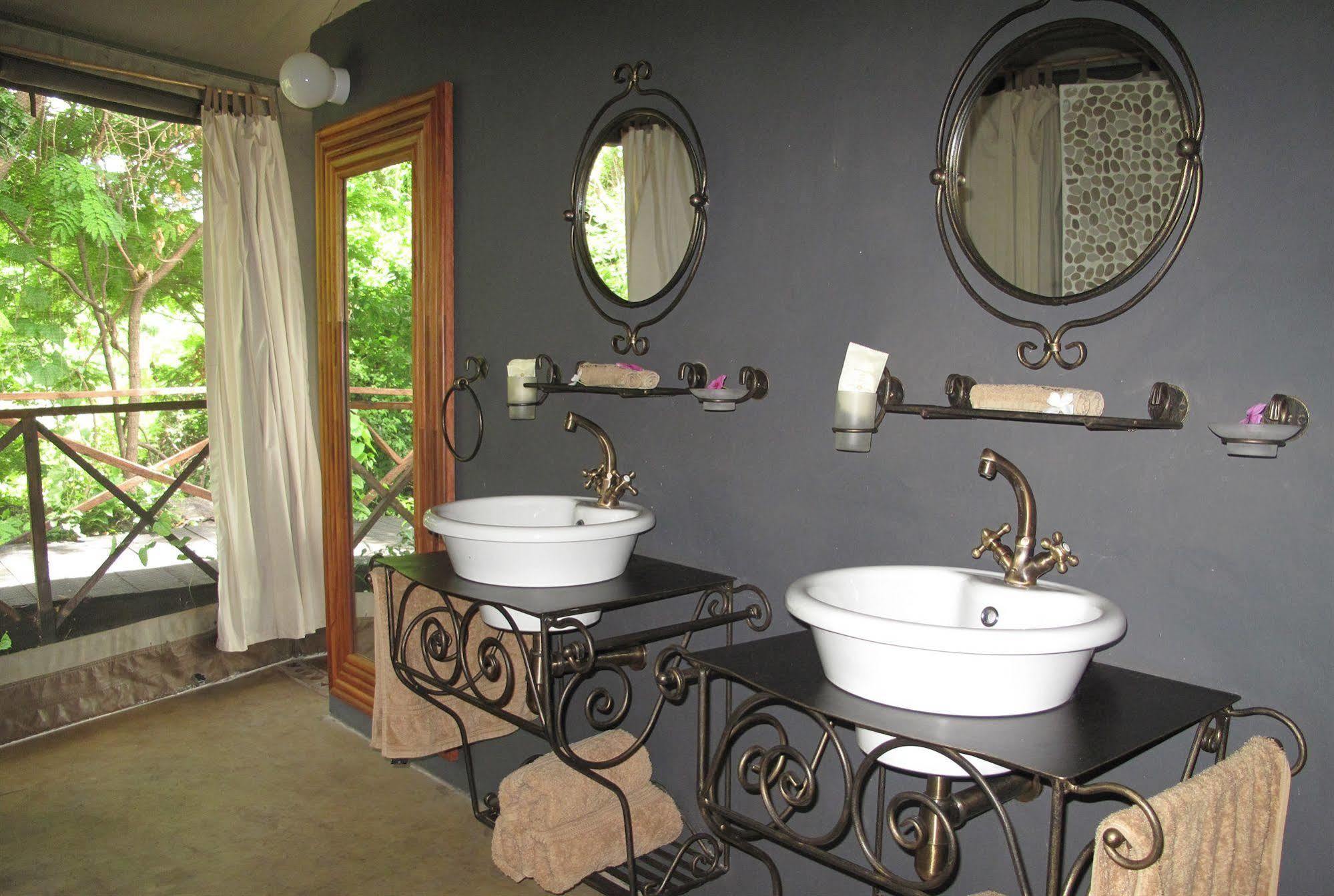 Blue Zebra Island Lodge Senga Extérieur photo