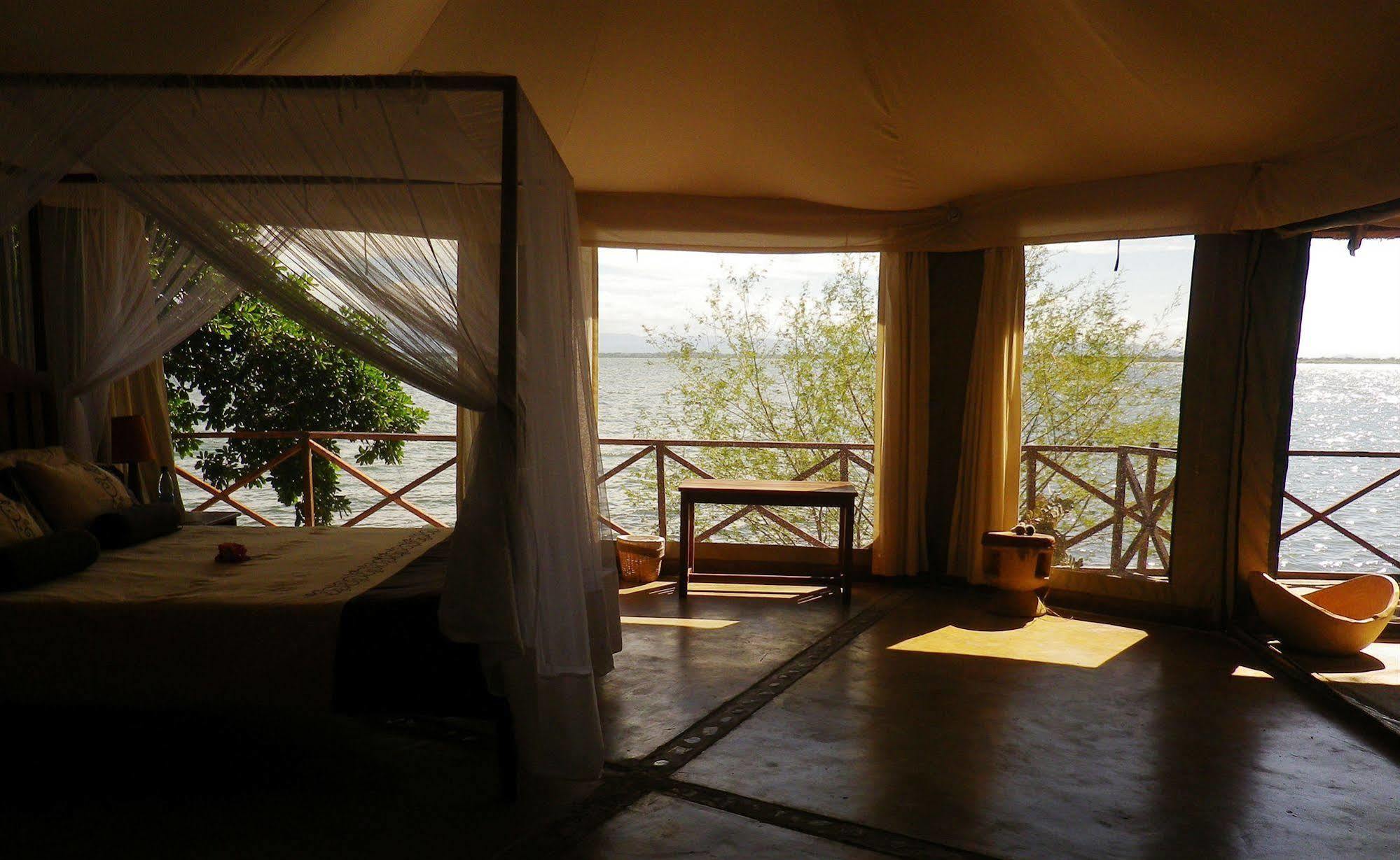 Blue Zebra Island Lodge Senga Extérieur photo